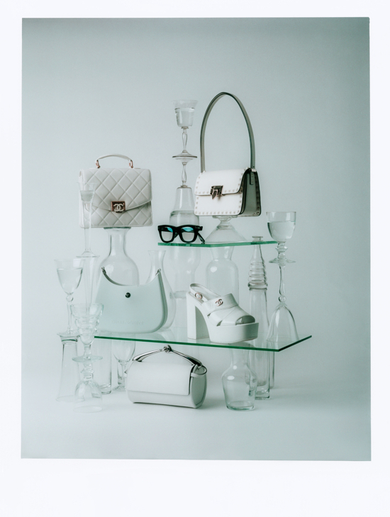 LF_NUMERO_PRINT_03F - Numero . Photographer Leandro Farina -  - Overview  - Anne-Marie Gardinier Photographic Agency - Paris