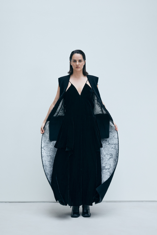 Numero – Noemie Merlant_02_127 8 FINAL V2_1 - Numéro – Noemie Merlant -Photographer  P.A Hüe De Fontenay -  - Overview  - Anne-Marie Gardinier Photographic Agency - Paris