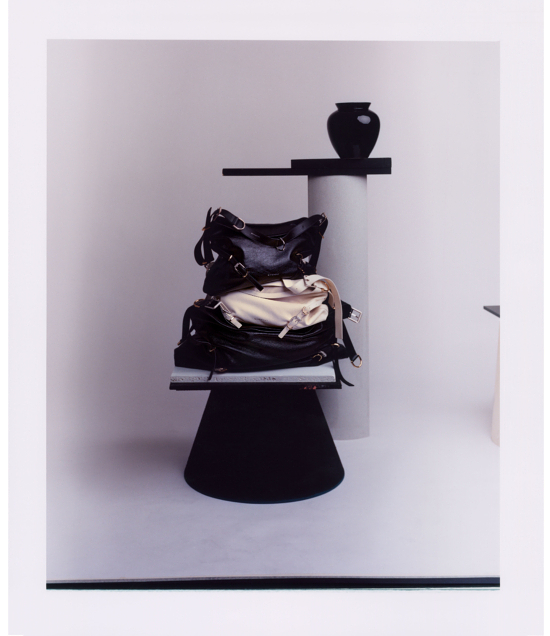 Numéro_03F - Numero.Photographer Leandro Farina -  - Overview  - Anne-Marie Gardinier Photographic Agency - Paris