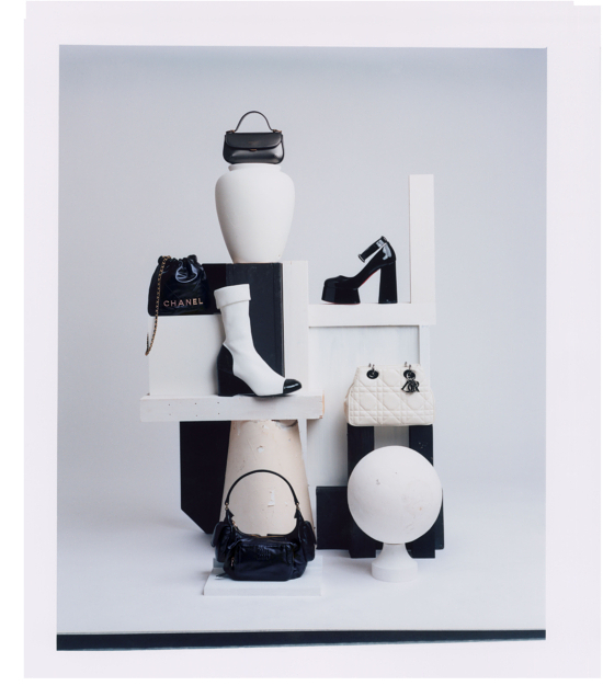 Numéro_04F - Numero.Photographer Leandro Farina -  - Overview  - Anne-Marie Gardinier Photographic Agency - Paris