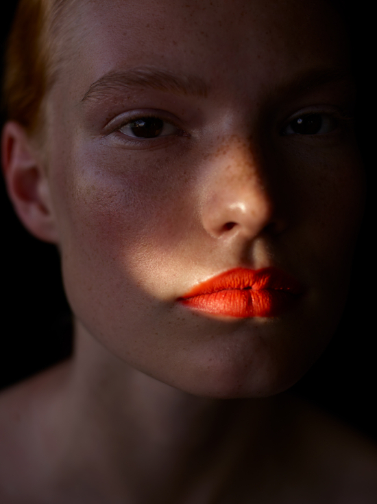 QO5H2dnVo4xMJ8uabI6sYBjE - Karin Berndl – Victoria - Karin Berndl  - Beauty Overview  - Anne-Marie Gardinier Photographic Agency - Paris