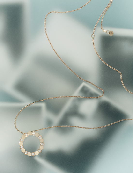 S04_F2 - Tom Brannigan for Glass Magazine x Chaumet - Tom Brannigan  - Overview Still life  - Anne-Marie Gardinier Photographic Agency - Paris