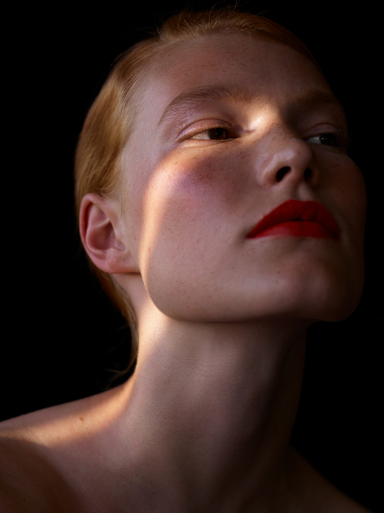 id4GYxNrTu7vo06HjAhwfsKt - Karin Berndl – Victoria - Karin Berndl  - Beauty Overview  - Anne-Marie Gardinier Photographic Agency - Paris