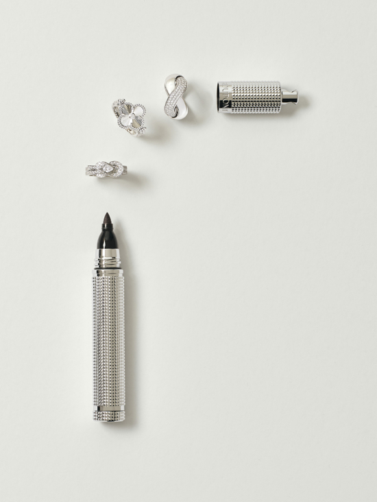 250917_SpeLUXE_Gala4447_base_MD - Laura Bonnefous –  Special Luxe - Laura Bonnefous  - Still life  - Anne-Marie Gardinier Photographic Agency - Paris