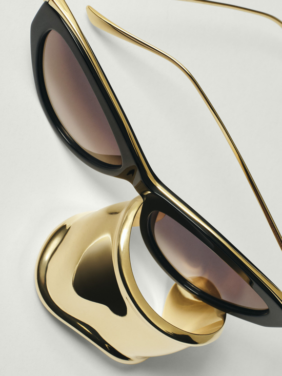 250917_SpeLUXE_Gala4460_base_MD - Laura Bonnefous –  Special Luxe - Laura Bonnefous  - Still life  - Anne-Marie Gardinier Photographic Agency - Paris