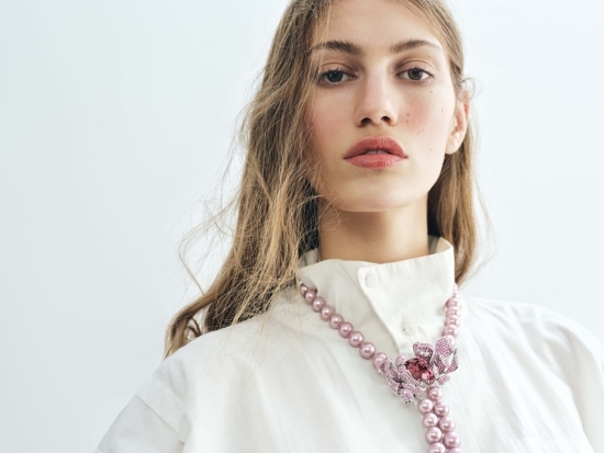 251014_1nstant chockers_Image 1 201 - Laura Bonnefous x Christine Lerche for 1nstant - Laura Bonnefous  - Overview  - Anne-Marie Gardinier Photographic Agency - Paris