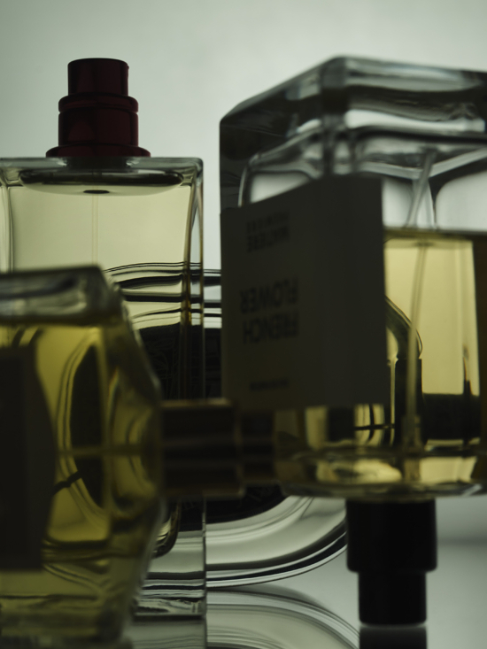 RGB_tb_rakessensemagzine_tuberose_bottle3 - Tom Brannigan for Rakes Sense Magazine - Tom Brannigan  - Overview  - Anne-Marie Gardinier Photographic Agency - Paris