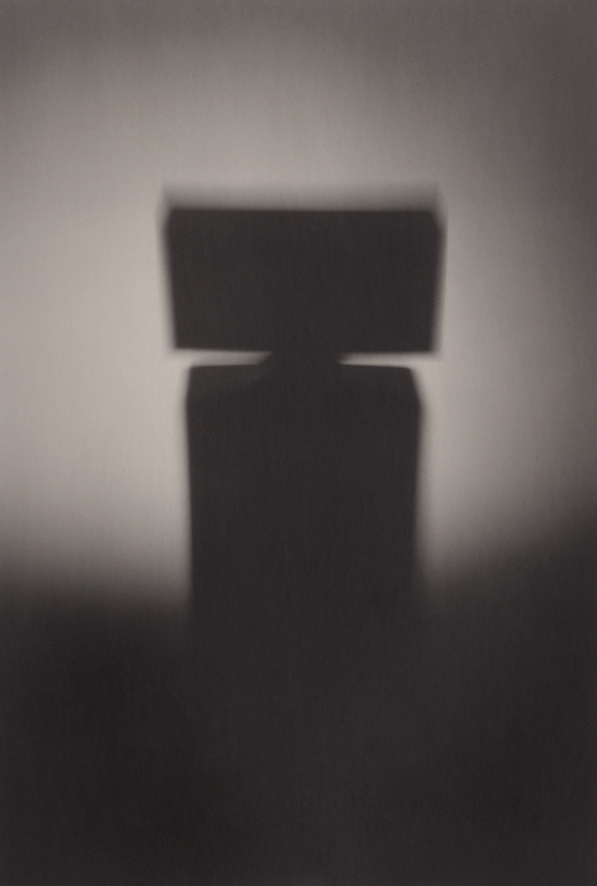 img20251215_10342634 - Tom Brannigan for Rake Sense Magazine - Tom Brannigan  - Overview Still life  - Anne-Marie Gardinier Photographic Agency - Paris