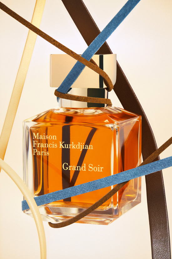 Stacked from 45 images. Method=B (R=8,S=4) - Camille & Charlotte – Personal Work - Camille & Charlotte  - Still life  - Anne-Marie Gardinier Photographic Agency - Paris