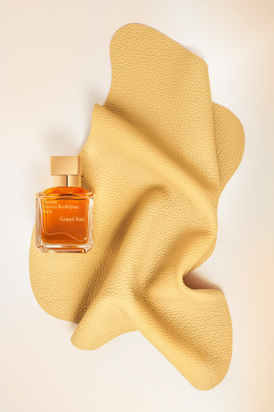 Stacked from 28 images. Method=B (R=8,S=4) - Camille & Charlotte – Personal Work - Camille & Charlotte  - Still life  - Anne-Marie Gardinier Photographic Agency - Paris