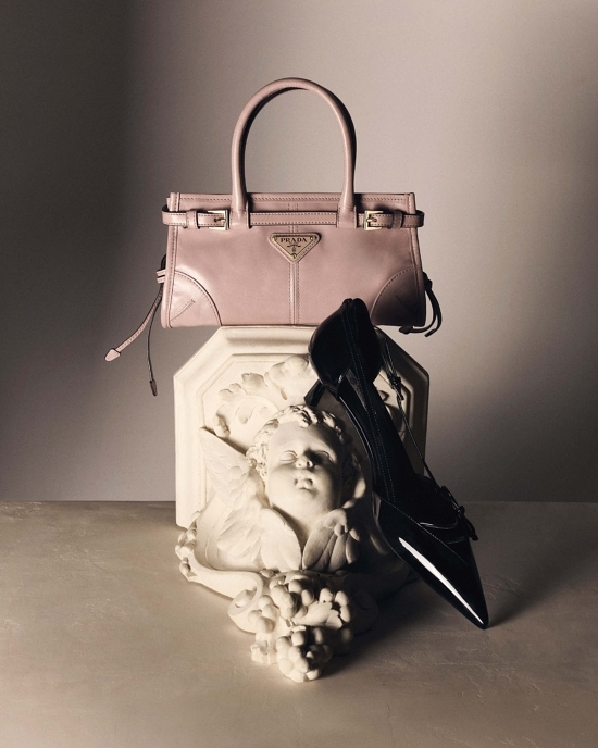 NR_NUMERO_261_VITRINE_4 - Fernando Damasceno For Numéro – Photographer Nathan Robin -  - Overview  - Anne-Marie Gardinier Photographic Agency - Paris