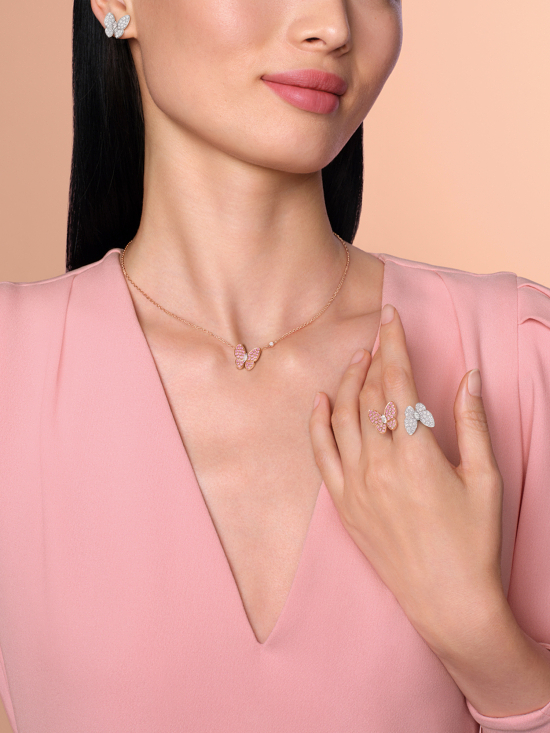 VCA_CNY26_PORTE01_3-4_150dpi - Van Cleef & Arpels - Laura Bonnefous  - Overview  - Anne-Marie Gardinier Photographic Agency - Paris