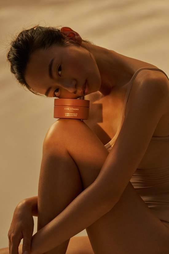 20_P26_ATLAS_SAVON_0431 - 5 Mondes - Benjamin Colombel  - Beauty  - Anne-Marie Gardinier Photographic Agency - Paris
