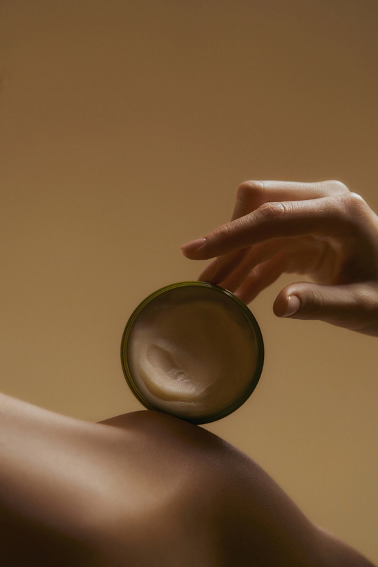 APPLICATIONS_0175 - L&rsquo;Occitane - Benjamin Colombel  - Beauty  - Anne-Marie Gardinier Photographic Agency - Paris