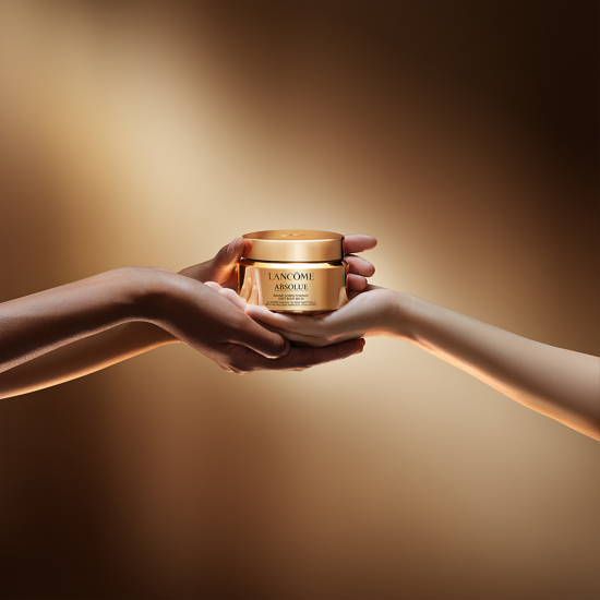 LANCOME_ABSOLUE_BODY_HANDS - Lancôme - Benjamin Colombel  - Beauty Overview  - Anne-Marie Gardinier Photographic Agency - Paris
